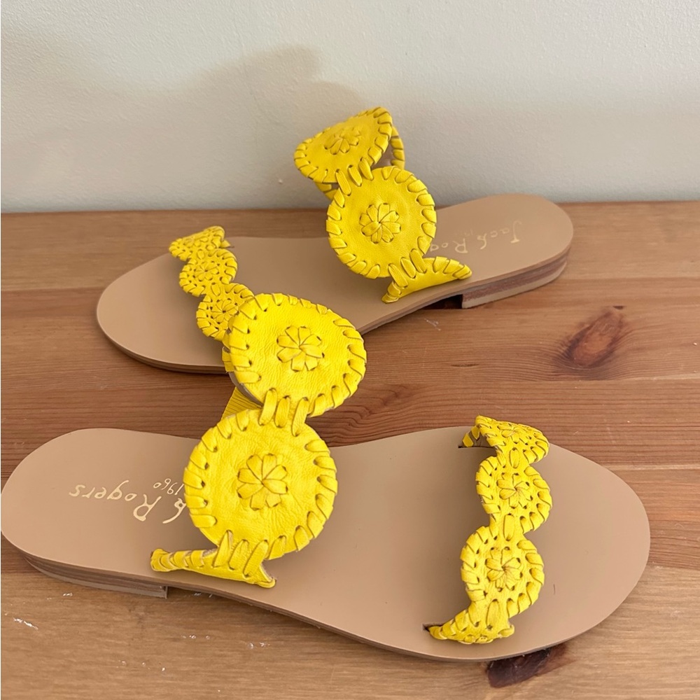 NWOT JACK ROGERS Yellow LAUREN Geunine Leather Flats Sandals Size 5.5